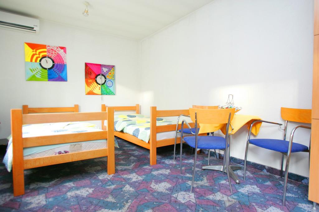 Hostel 021 Novi Sad Zimmer foto